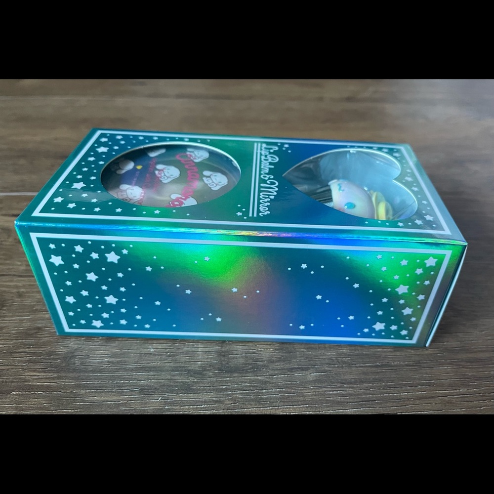 CINNAMOROLL-NWT Lip Balm & Mirror Set - Picture 3 of 8
